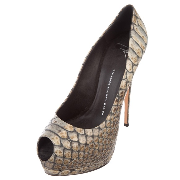 Giuseppe Zanotti Sharon 105 Python Pumps - Picture 2 of 6